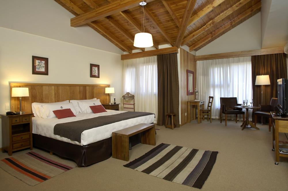 Las Bayas Home Suites Esquel Exterior photo