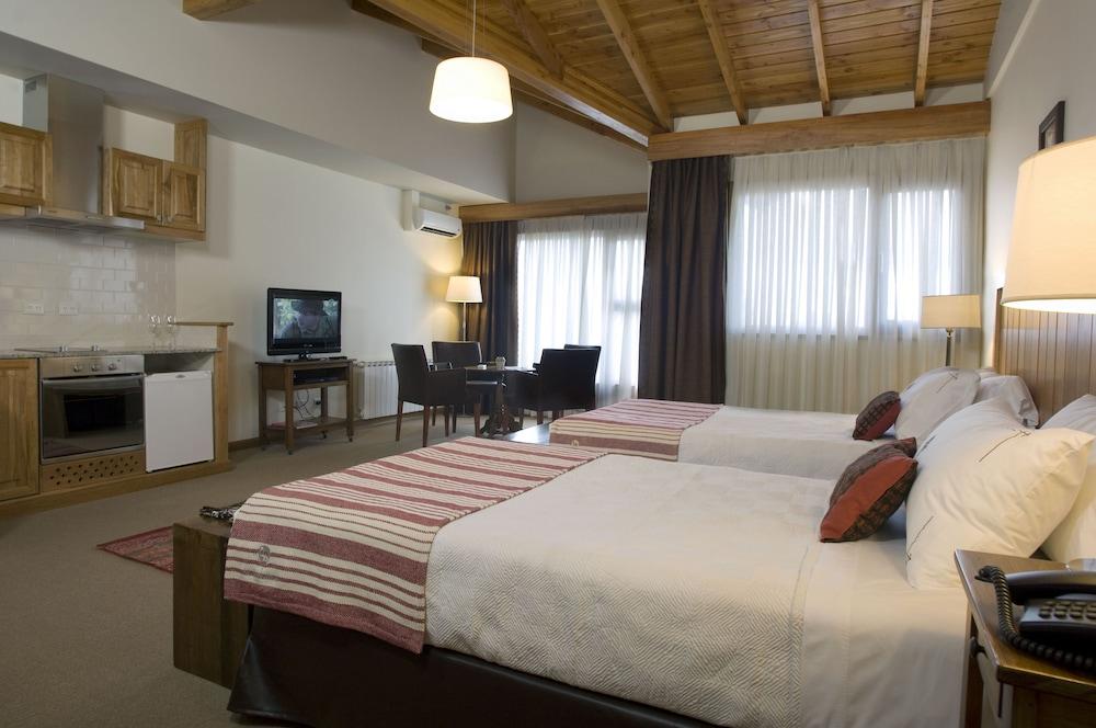 Las Bayas Home Suites Esquel Exterior photo
