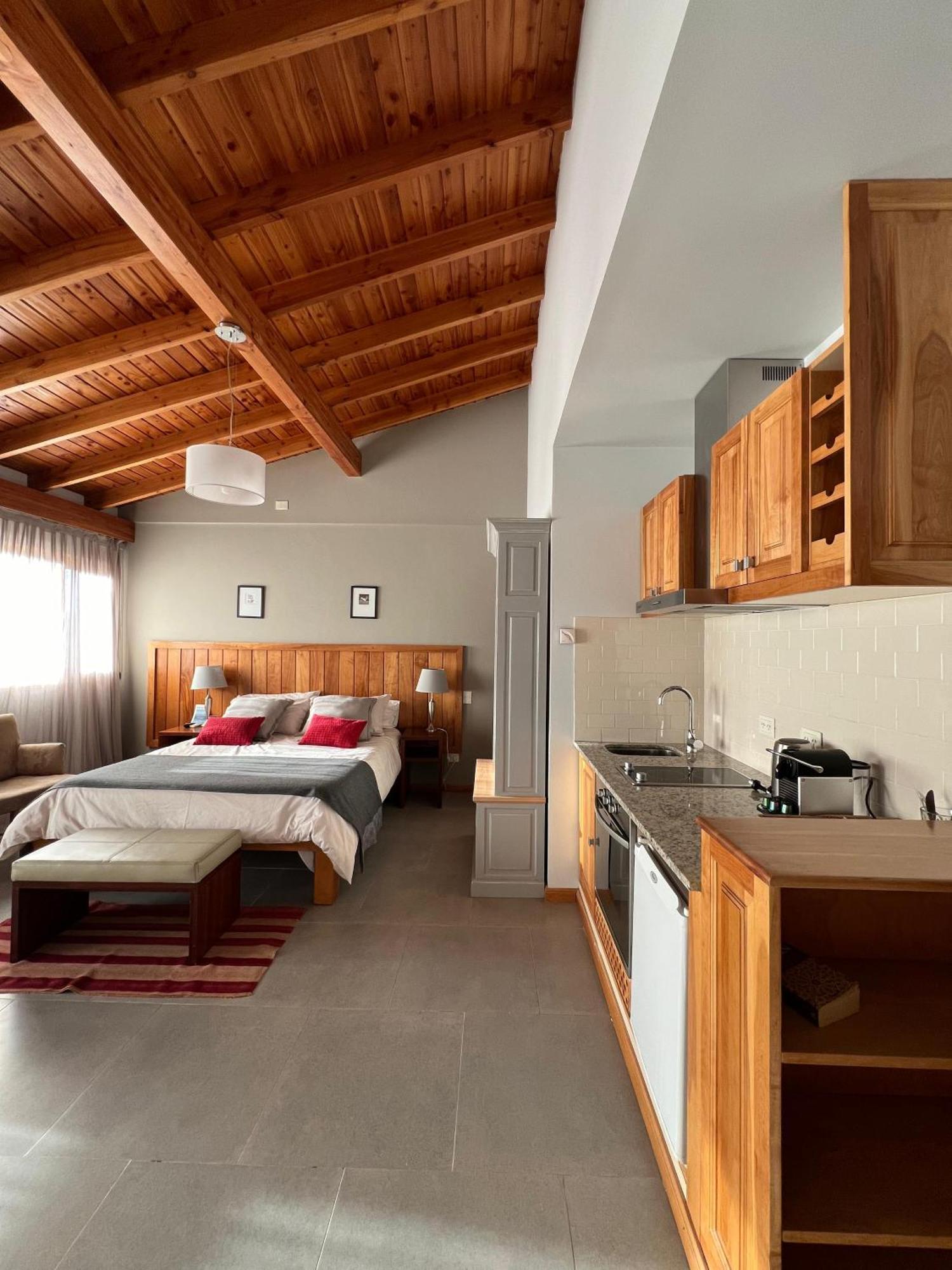 Las Bayas Home Suites Esquel Exterior photo