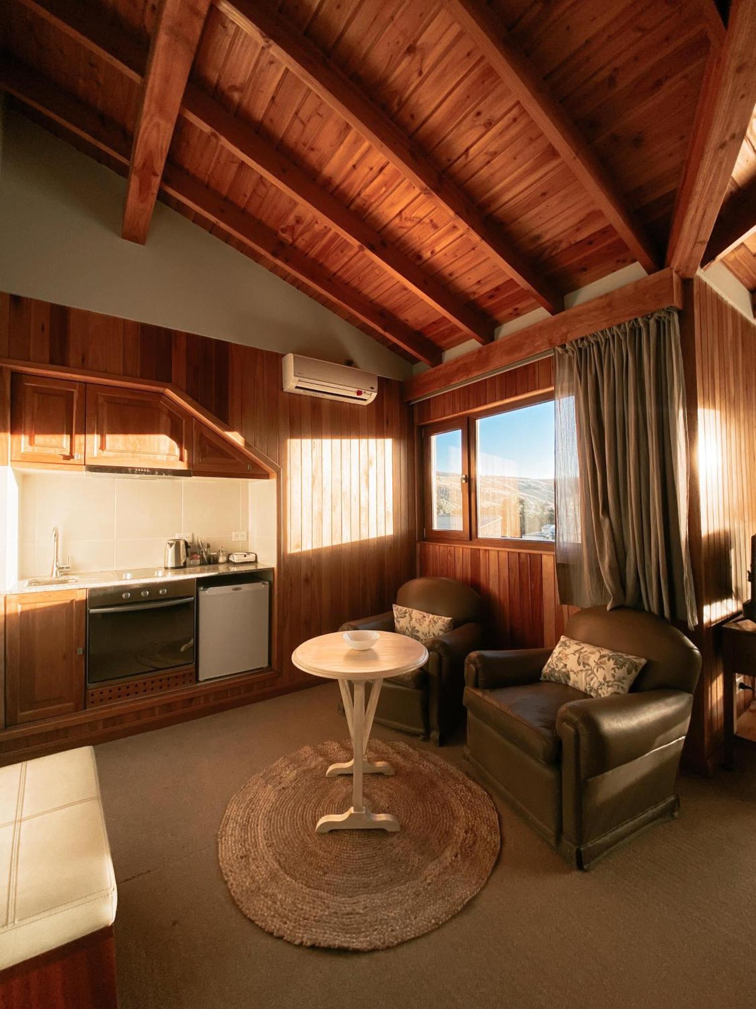 Las Bayas Home Suites Esquel Exterior photo